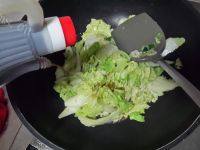 简易的素炒大白菜做法图解5)