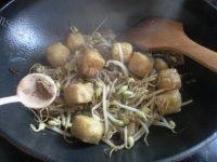 家常素炒豆芽豆泡做法图解8)