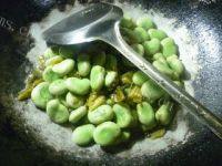 酸菜炒蚕豆做法图解11)