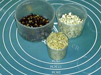 美味的糙米红豆薏仁浆做法图解1)