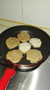 核桃燕麦豆渣饼做法图解5)