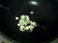口感好的糖醋带鱼做法图解2)