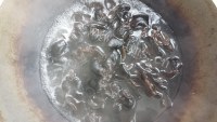 家常菜凉拌木耳做法图解2)