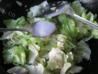 家常菜清炒手撕包菜