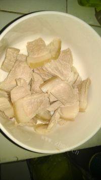 家常菜红烧肉烧土豆做法图解3)