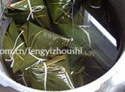 好吃的鲜肉粽子做法图解7)