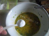 家常菜辣椒煎蛋做法图解4)
