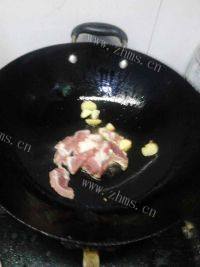 很有食欲的笋干炖肉做法图解3)