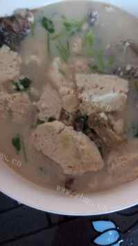家常菜鲫鱼豆腐