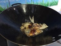 可口的红烧鲳鱼做法图解9)