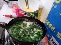 简单的菠菜蛋花汤做法图解6)