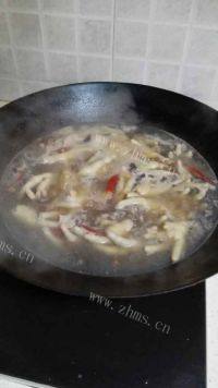 美味的泡椒凤爪做法图解3)