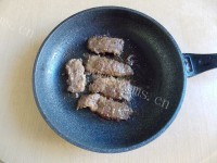 美味的黑椒牛扒做法图解6)