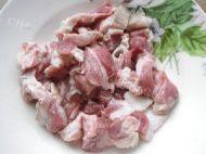 家常菜蘑菇烧肉做法图解2)
