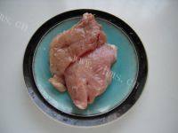 家常菜酸菜炒猪肉做法图解1)