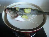 味道不错的清蒸鲈鱼做法图解5)
