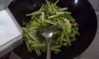 家常菜青蒜炒腊肉做法图解6)