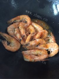 唇齿留香的香辣虾做法图解3)