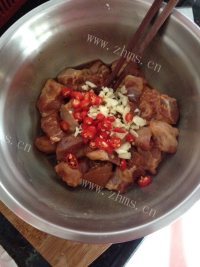 热腾腾的豉汁蒸排骨做法图解5)