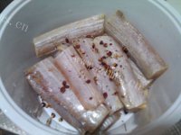 美味的香煎带鱼做法图解2)