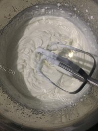 质嫩爽口的蛋糕卷做法图解16)