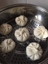 美味的猪肉洋葱包子做法图解12)