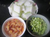 美味的冬瓜毛豆虾干汤做法图解1)
