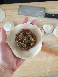 美味的芸豆牛肉包做法图解5)