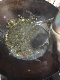 过瘾的酸菜烩猪血做法图解6)