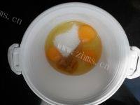 鲜香的老式蜂蜜鸡蛋糕做法图解2)