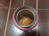 营养佳品玉米碴番薯粥做法图解2)
