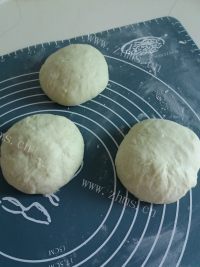口感丰富的豆沙土司做法图解4)