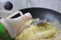 「家庭版」醋溜土豆丝做法图解4)