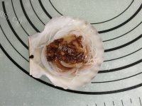 滋补的蒜蓉粉丝蒸扇贝做法图解6)