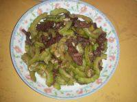 家常菜苦瓜炒牛肉