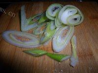 「家有大厨」芹菜炒肉做法图解1)