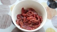 美味的黑椒洋葱炒牛柳做法图解1)