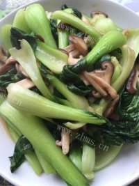 喷香的上海青炒香菇做法图解4)
