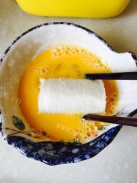 美味的吐司香蕉卷做法图解8)
