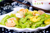 家常:苦瓜虾仁滑蛋