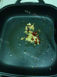 香嫩美味的香菇皮蛋豆腐做法图解3)