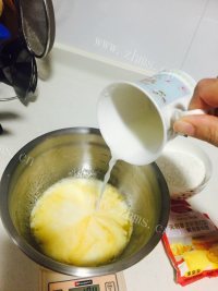 香糯爽滑的松饼做法图解1)
