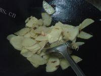 让人怀念的土豆炒肉片做法图解4)