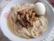 自己做的香菇肉丝面