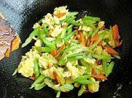 营养丰富芹菜炒鸡蛋