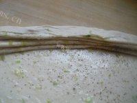 自己做的葱油饼做法图解5)