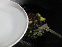酥嫩酱烧豆腐做法图解4)