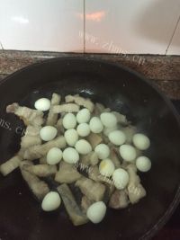 麻辣鹌鹑焖五花腩做法图解4)