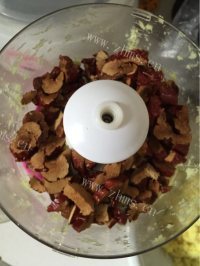 养生红糖玫瑰姜枣膏做法图解7)