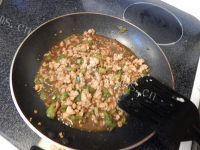 家常菜肉末烤茄子做法图解11)